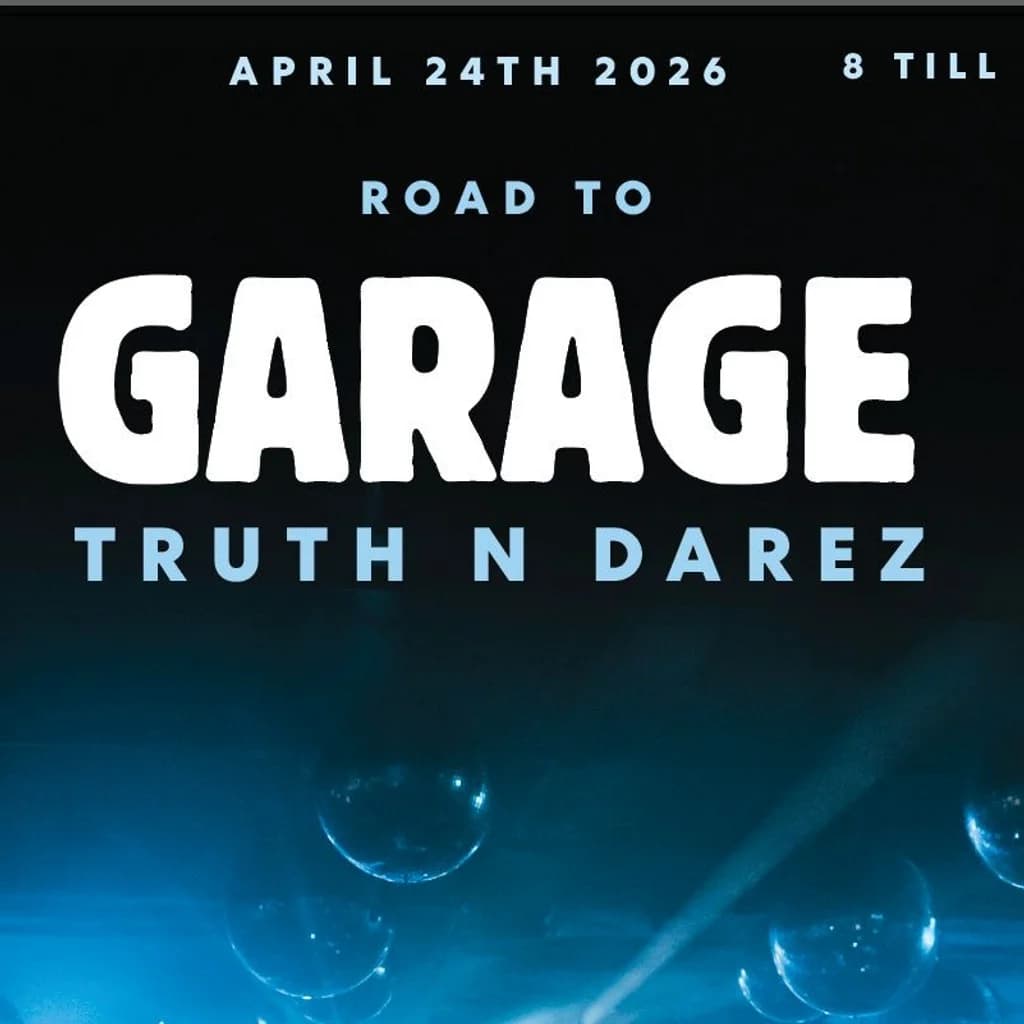 Road to garage at Jolly Gardnerâs