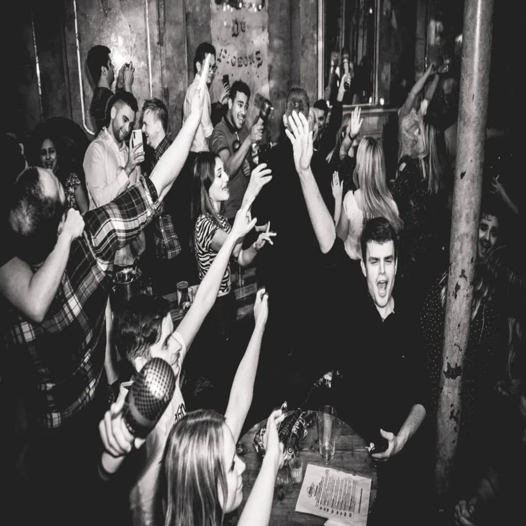 Sounds Familiar Music Quiz at The Walrus,