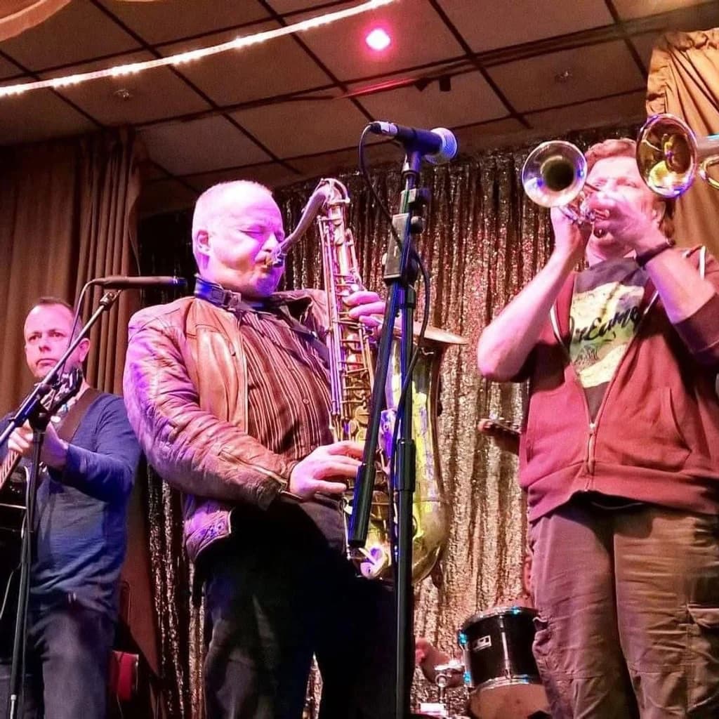 Archie Brown & The Young Bucks
