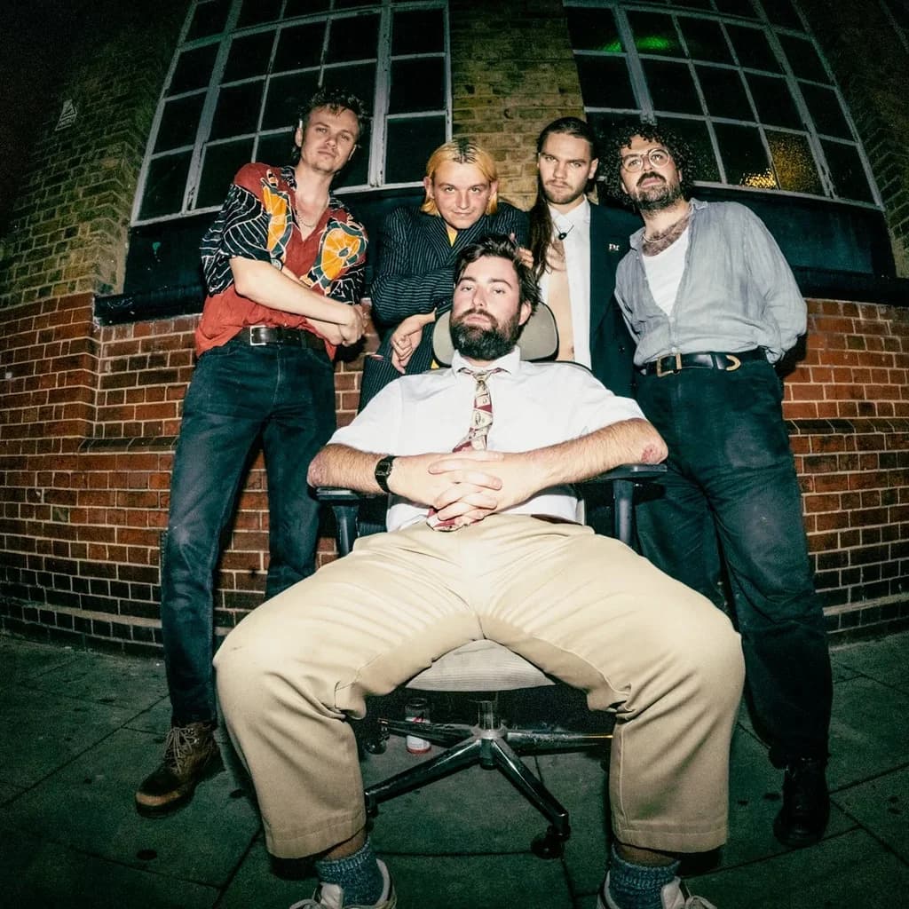 Skiving // Threads at Big Hands