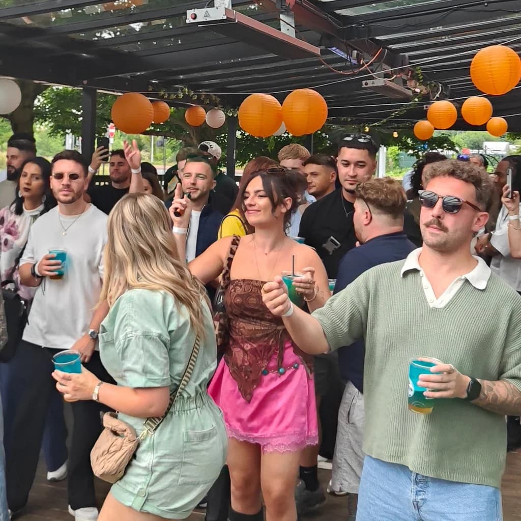 MELODÏQ: Terrace Takeover at Six Trees