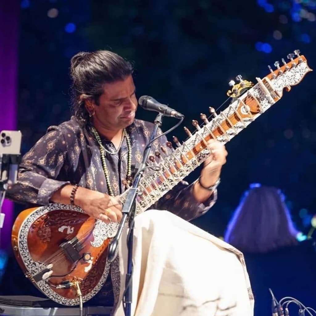 Ronobir Lahiri at The Castle And Falcon
