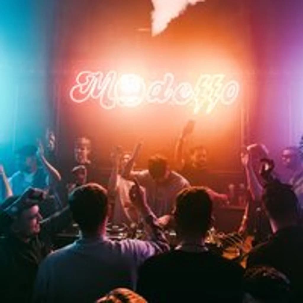 Candidate - Modello DISTRKT at Distrkt Bar