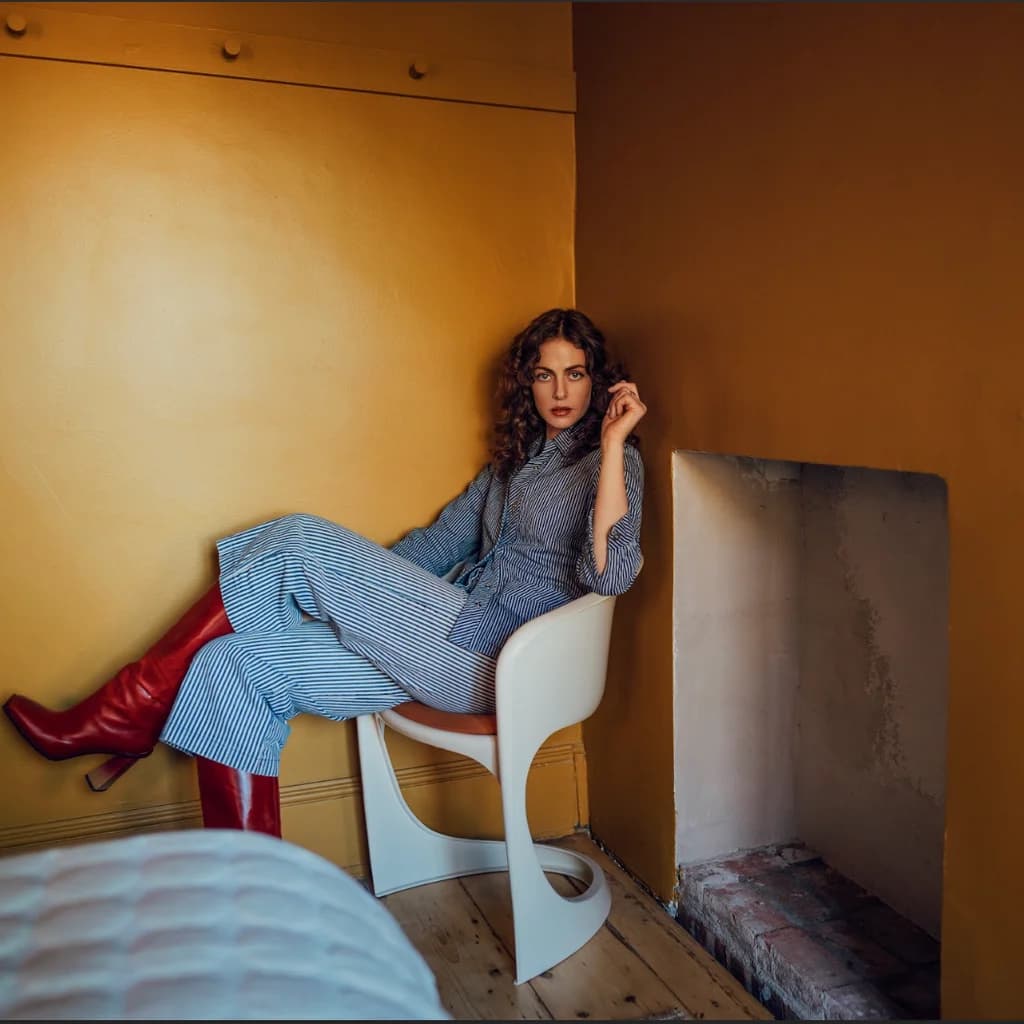 Hannah Cohen at YES Pink Room