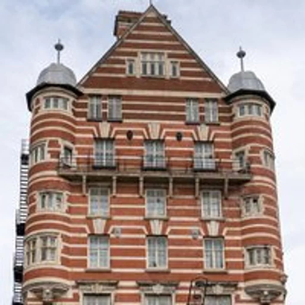 White Star Line Grand Tour at White Star Line Hotel