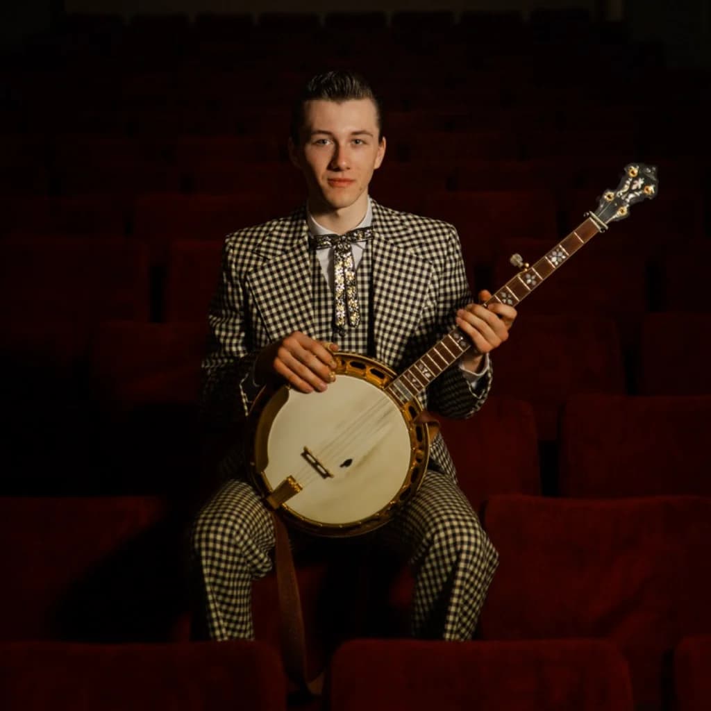 Jake Vaadeland at Hare And Hounds Kings Heath