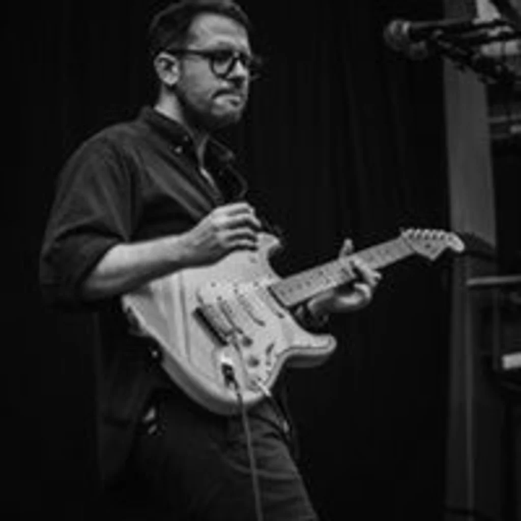 Pablo Jones at The Blue Dog