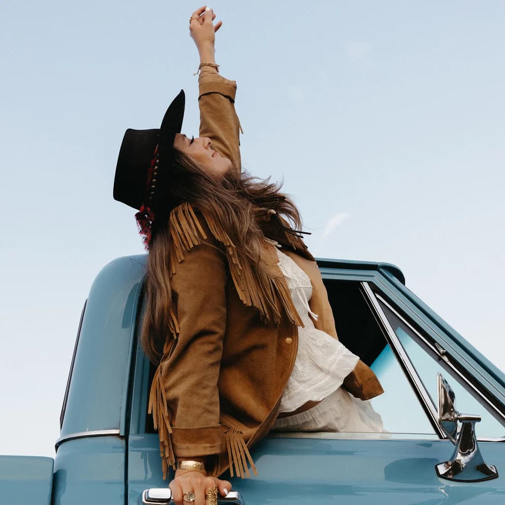 Alyssa Bonagura at Hare And Hounds Kings Heath