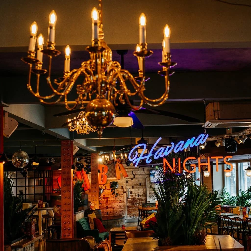 Good times - old school at Revolucion De Cuba
