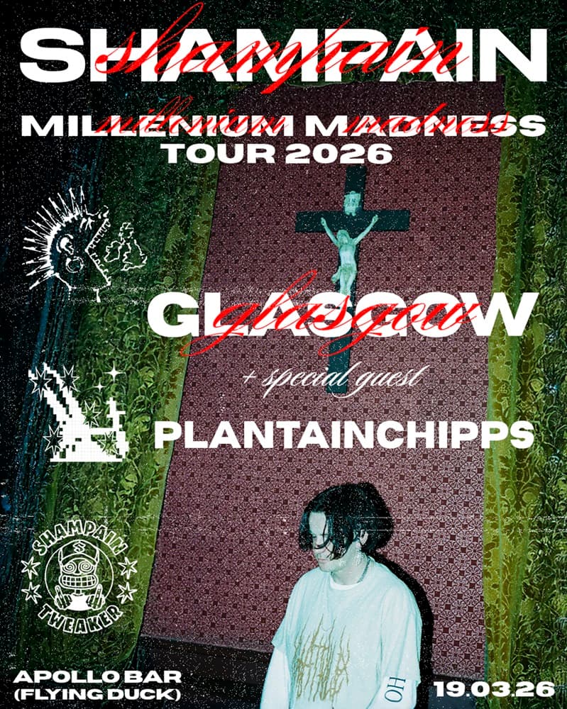 Shampain + Plantainchipps at The Flying Duck