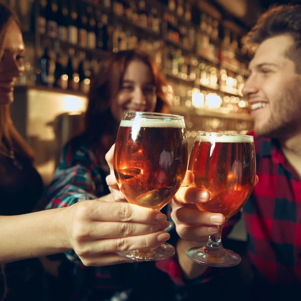 Singles Pub Crawl in London (Ages 18-36) at Market Place Leicester Square
