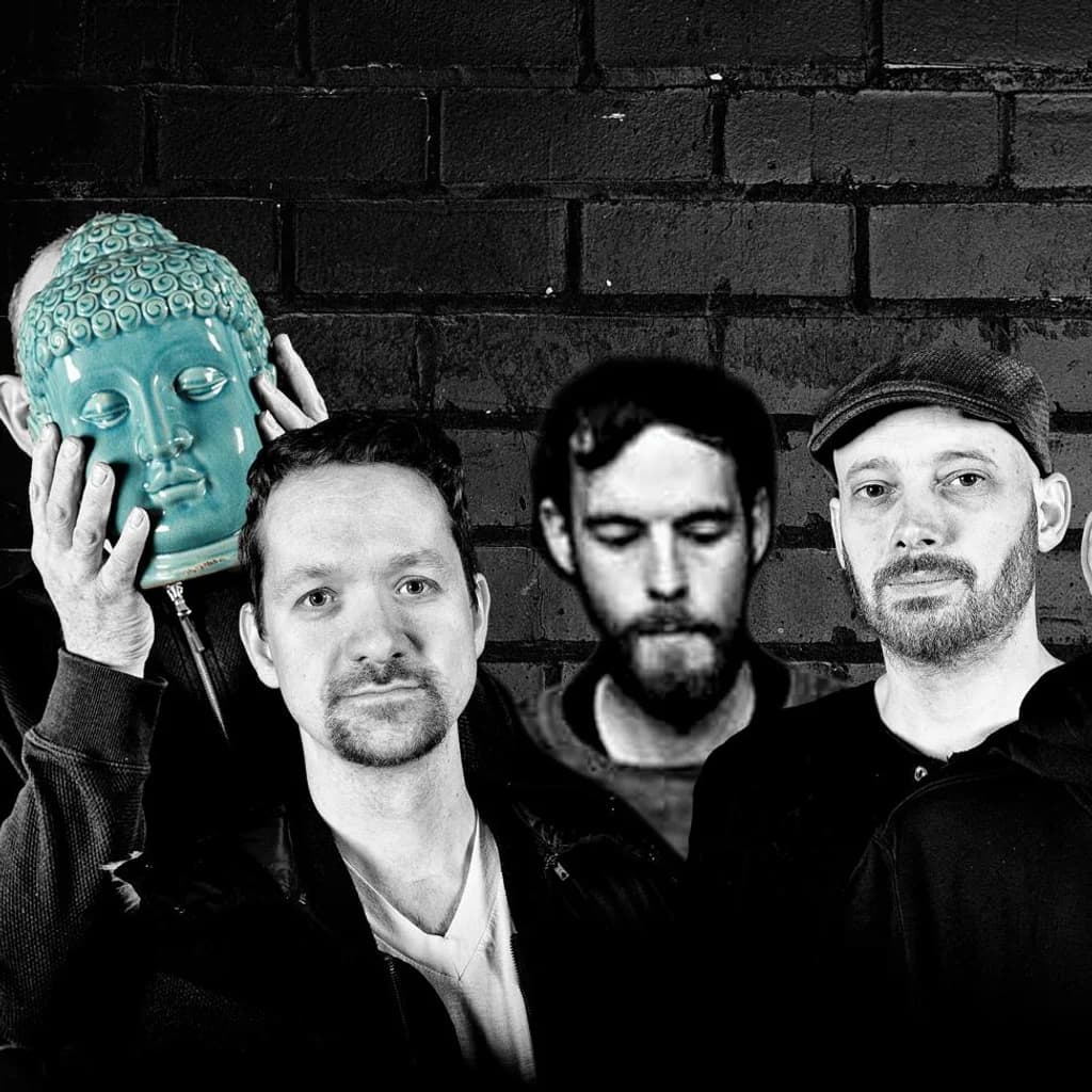 Tom Hingley & The Kar-Pets at The Bungalow Bar