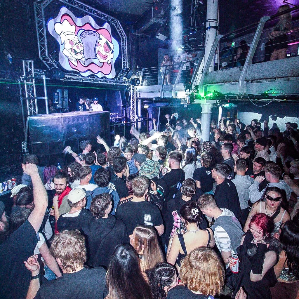 Zone1 1 x Bris-tek - Extended Sessions w/Amygdala, DJ Bax + More