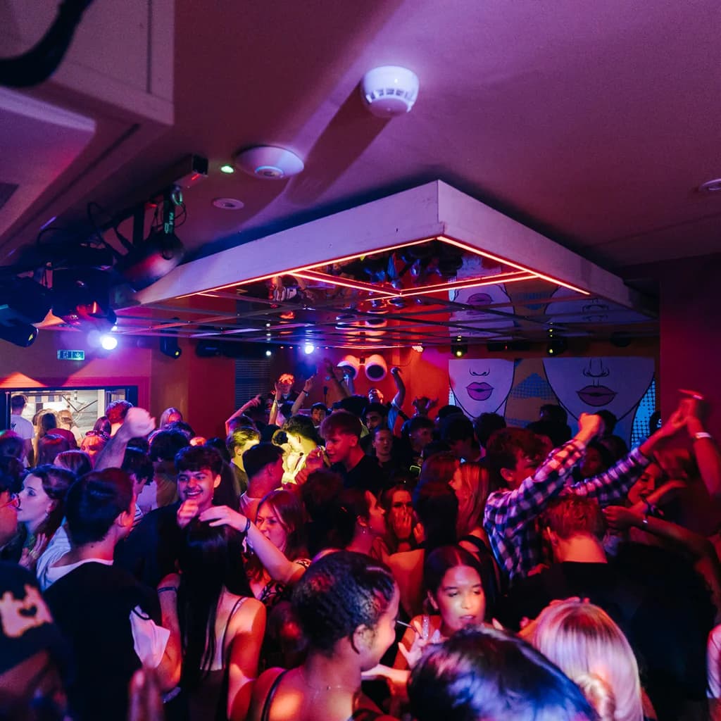Sweet Escape - Every Friday At Daisy's