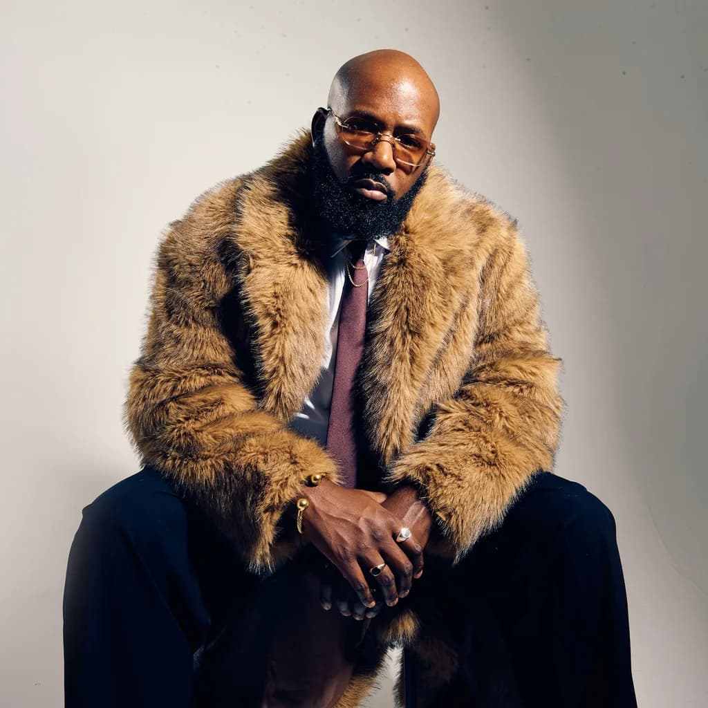 A Night of Live R&B With James Aaron